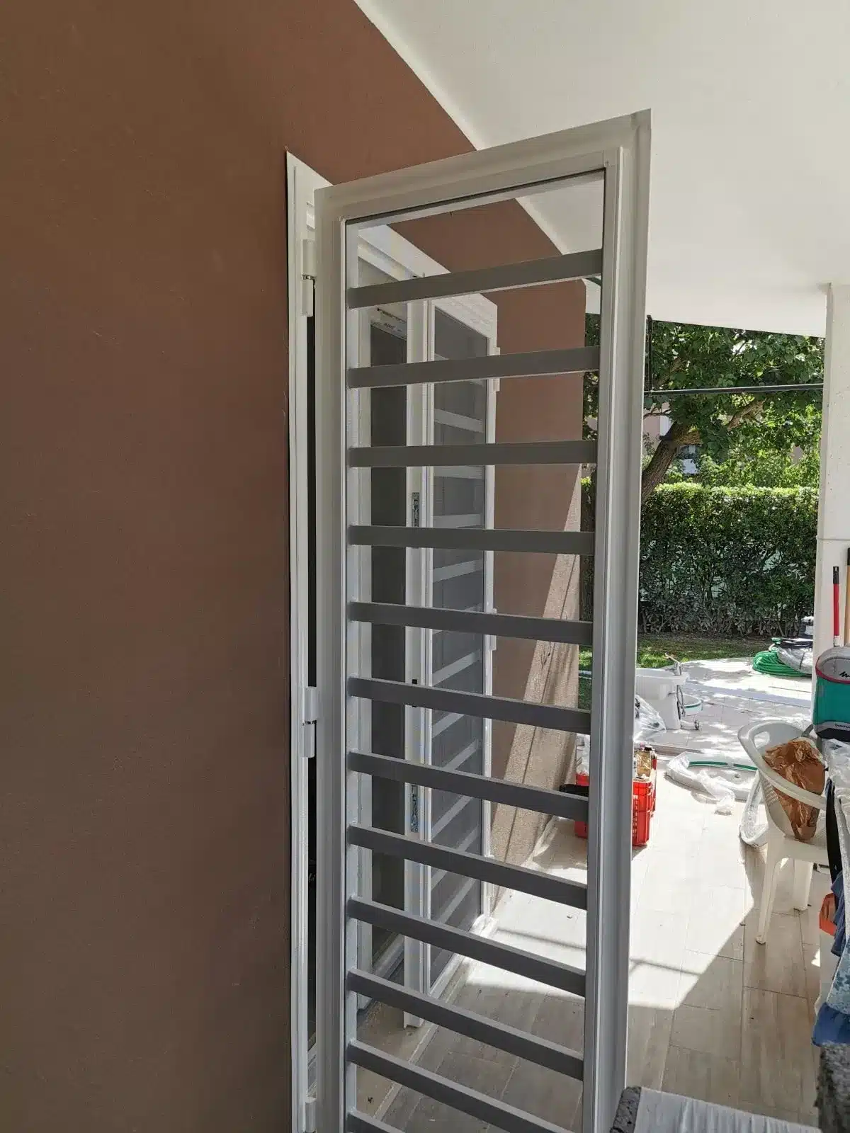Grata di sicurezza su porta e finestra