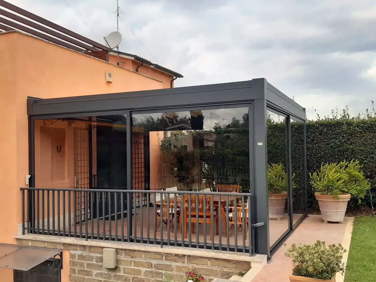 Pergola vetrata in alluminio